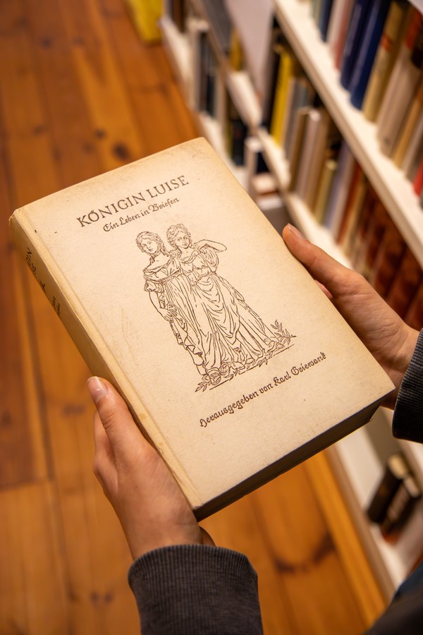 Bibliotheksregal