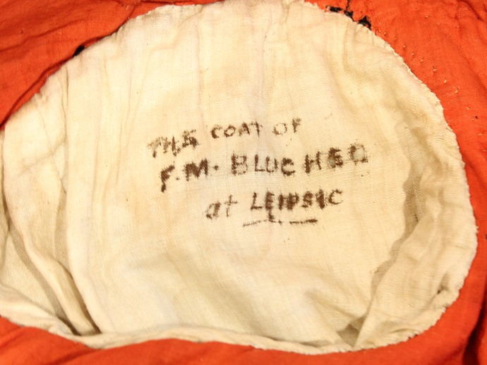 Ein Detail des linken Ärmelfutters der Uniform von General Blücher (vergrößerte Bildansicht wird geöffnet)