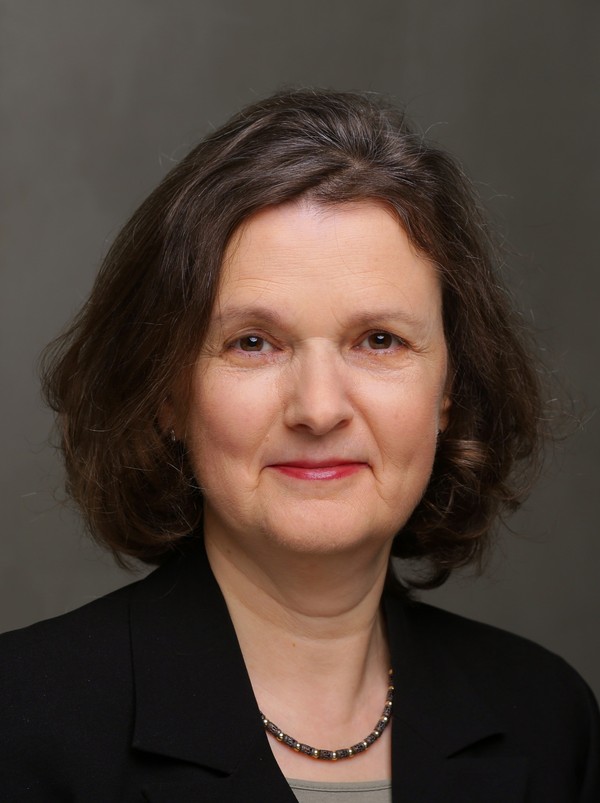 Dr. Andrea Hopp
