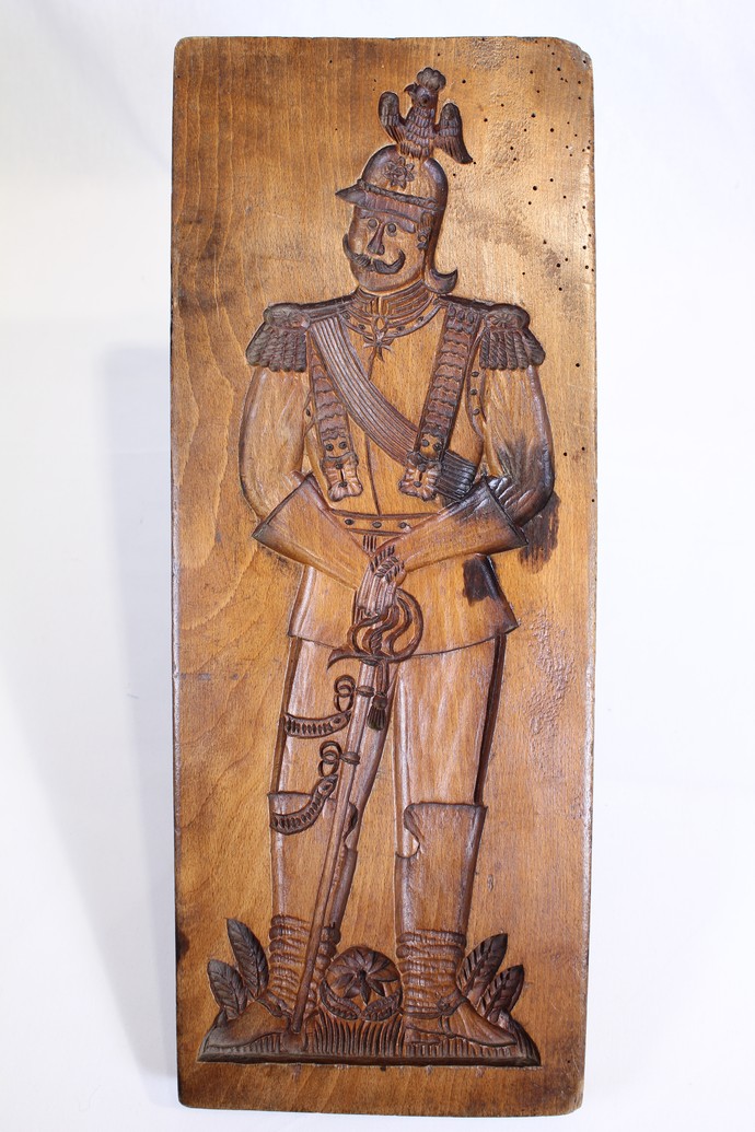 Die Backform aus Holz zeigt ein Bild von Kaiser Wilhelm II.