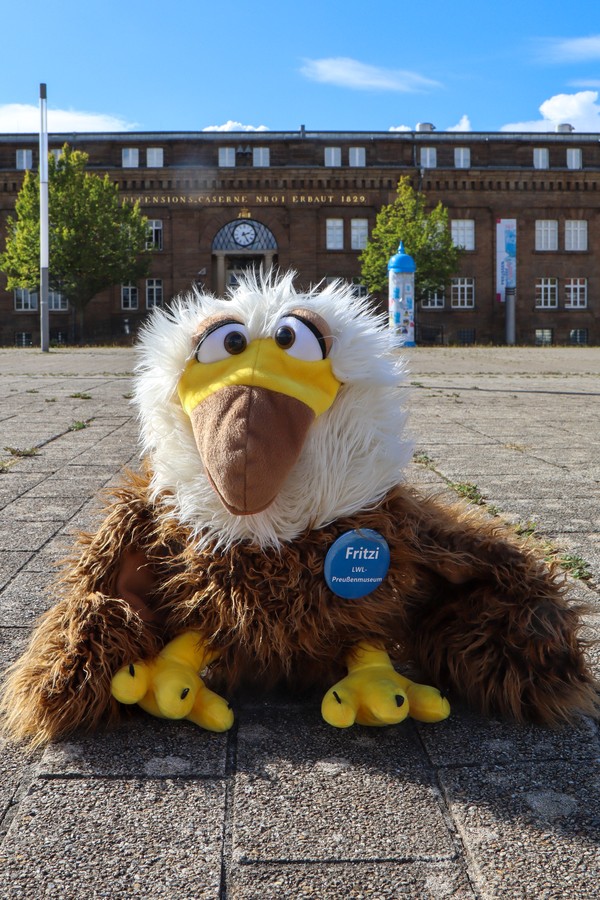 Fritzi vor dem Museum / LWL Kambartel